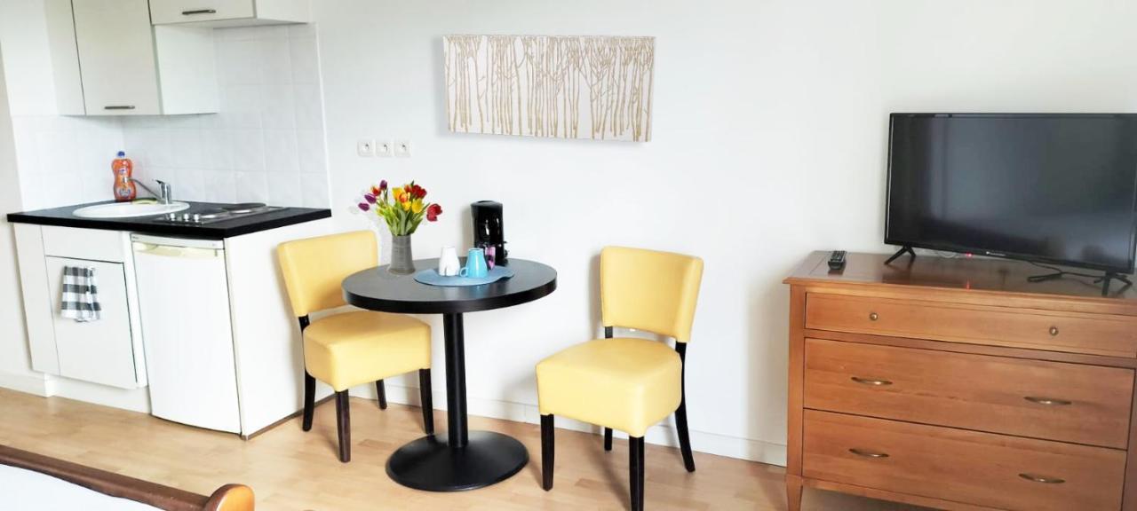 Villa Rose De Mons - Residence Services Senior La Brede Экстерьер фото